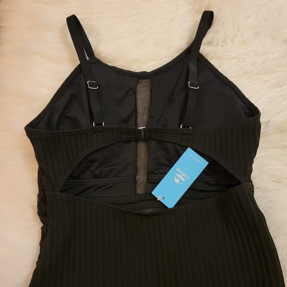 Cupshe Round Neck Back Cutout Textured/Mesh One-Piece - black - Picture 13 of 14